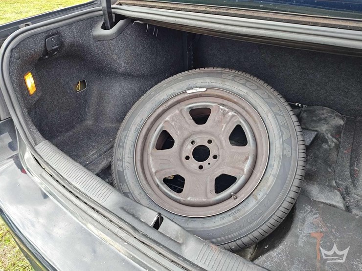 2015-dodge-charger-sedan-image-35