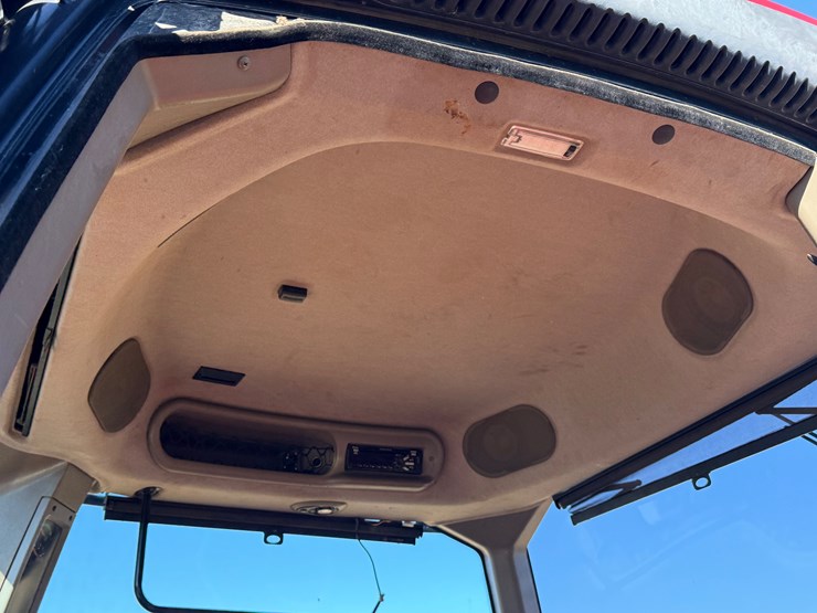 2016-case-ih-magnum-310-image-40