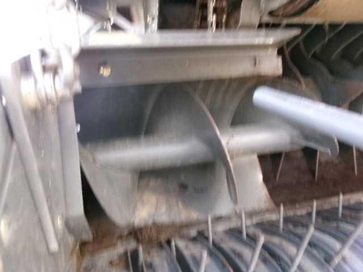 2014-claas-variant-360-image-12