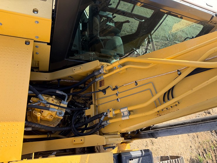 caterpillar-329e-image-12