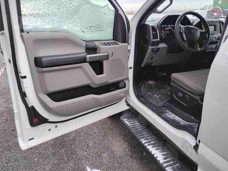 2017-ford-f350-xlt-image-16