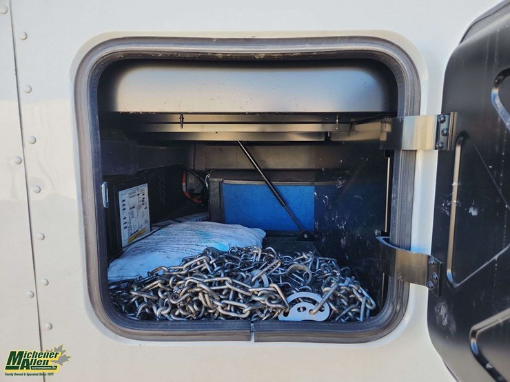 2024-peterbilt-579-image-37