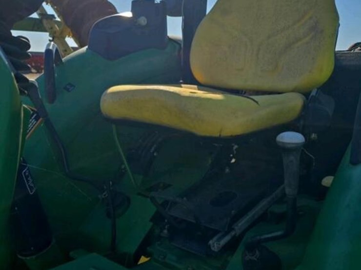 2016-john-deere-5075e-image-12