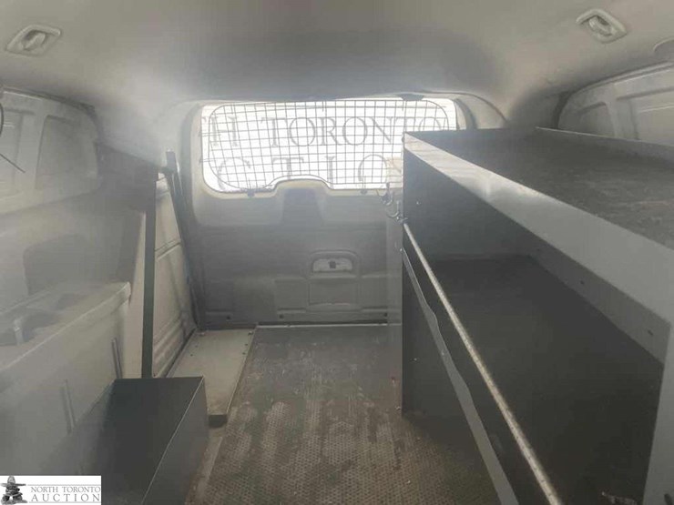 2015-ram-tradesman-image-14