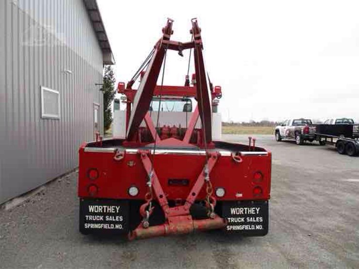 1984-international-s1900-image-4