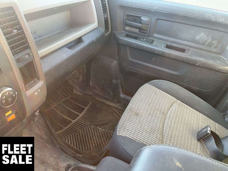 2012-dodge-3500-image-21