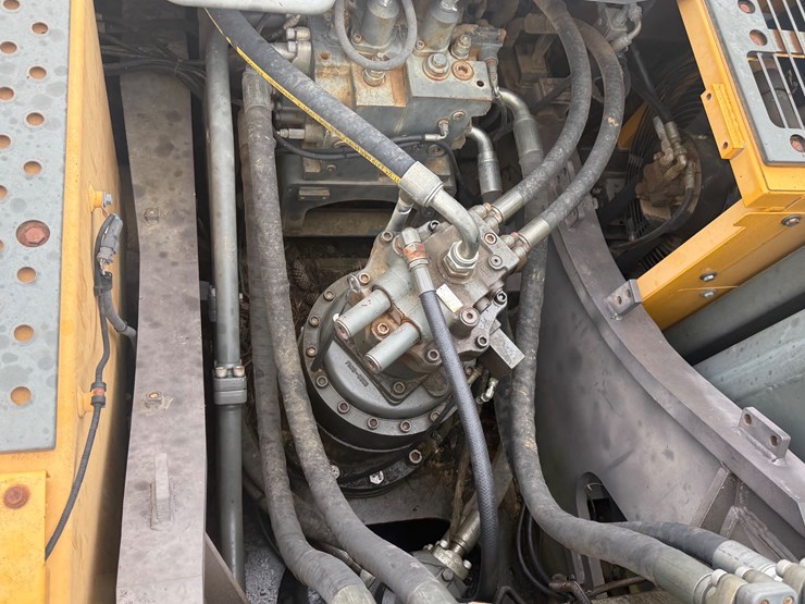 volvo-ec330-image-39