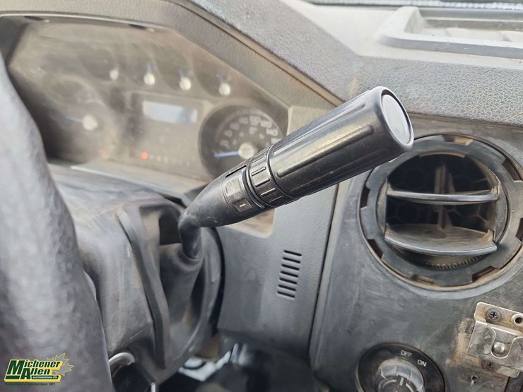 2013-ford-f350-image-23