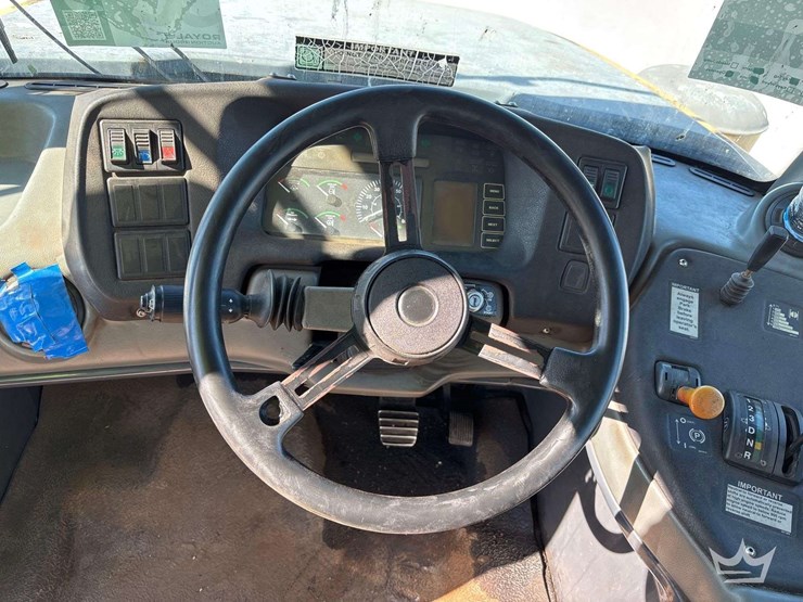 2006-deere-250d-image-20