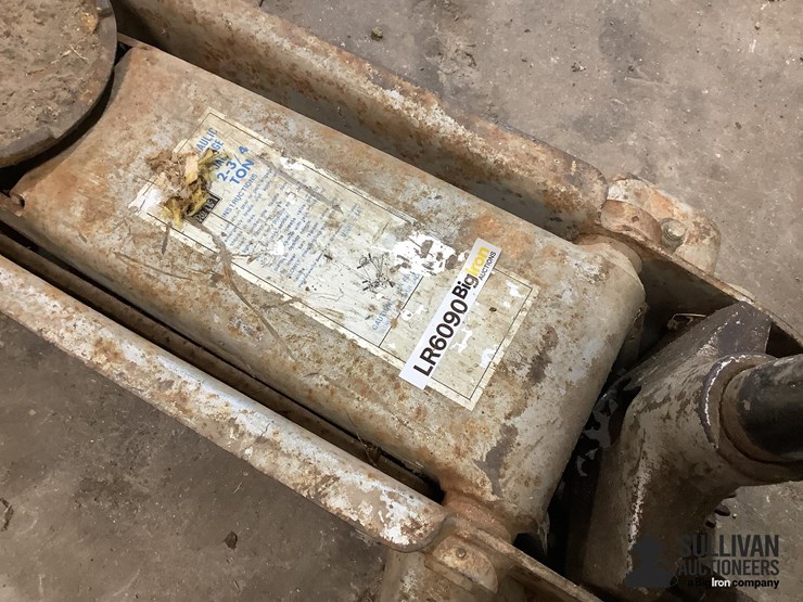 hydraulic-floor-jack-image-8