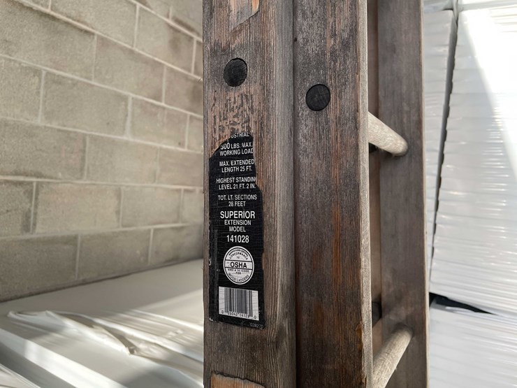 #2779-•-wooden-extension-ladder-image-6