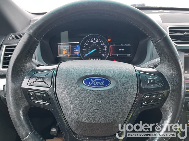 ford-explorer-xlt-image-19