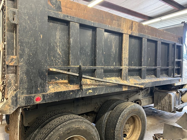 #9-•-1997-ford-tandem-axle-dump-truck-image-14