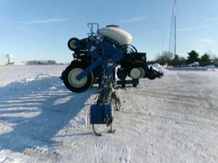 2013-kinze-3600-image-21