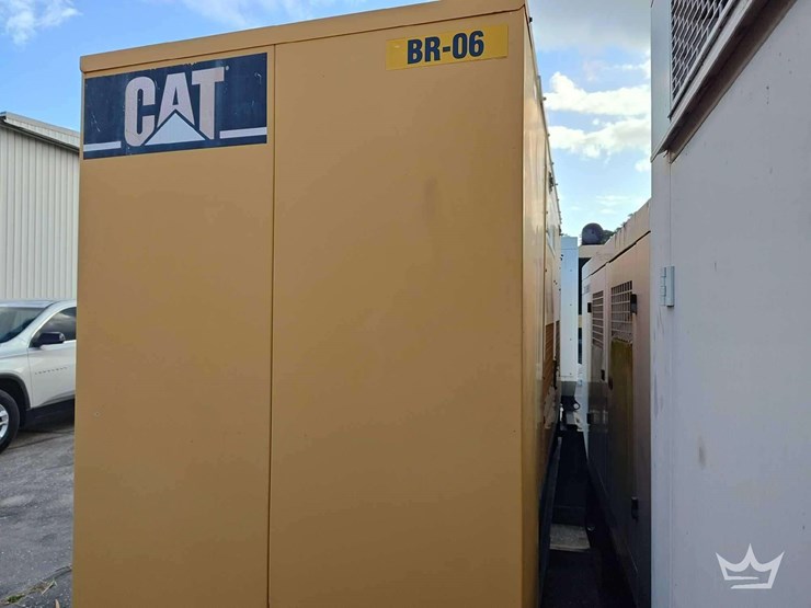 2008-caterpillar-72kw-standby-generator-image-11