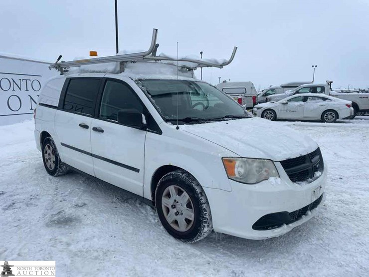 2014-ram-tradesman-image-3