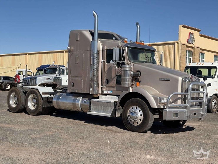 2012-kenworth-t800-image-2