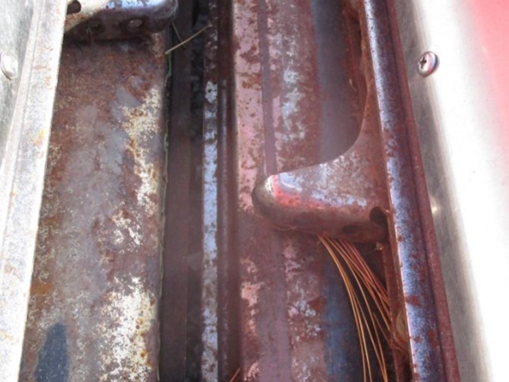 3082---(2002)-case-2206-6-row-corn-head-(sn#-haj0018059)-image-8