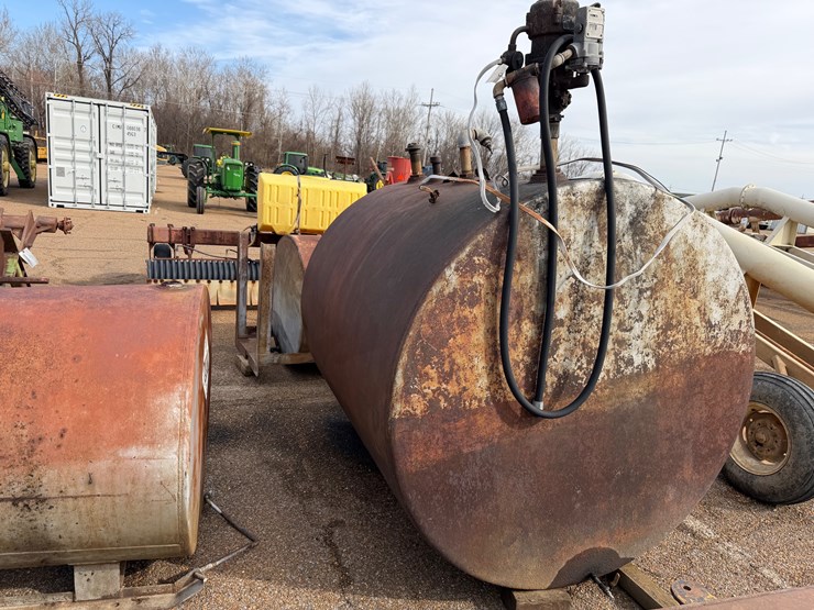 #7765-•-fuel-tank-w/-pump-image-1