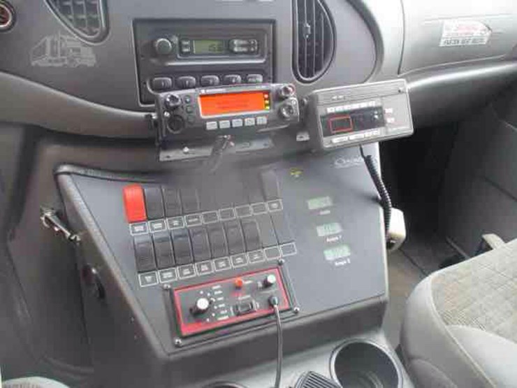 2004-ford-e450-image-35