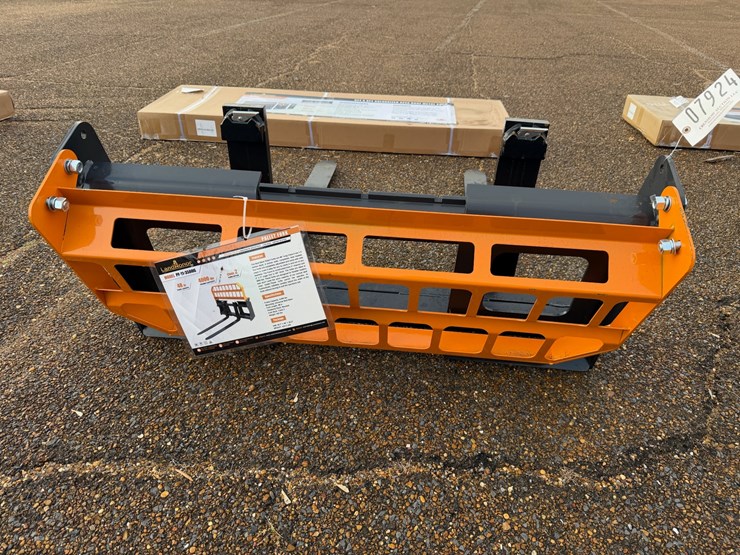 #7924-•-skid-steer-pallet-forks-image-6