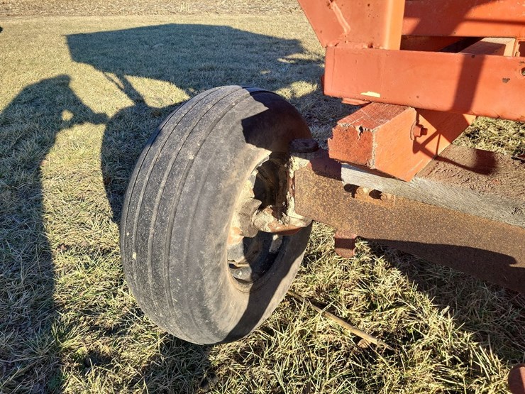 hopper-wagon-w/westendorf-running-gear-image-35