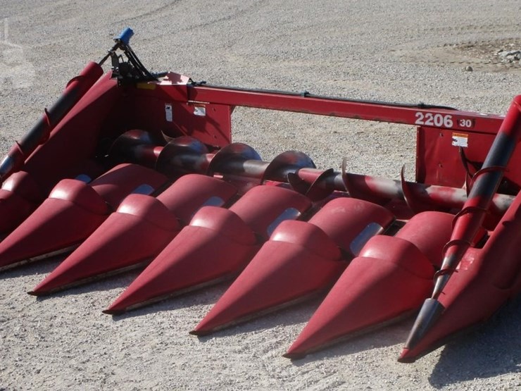 3082---(2002)-case-2206-6-row-corn-head-(sn#-haj0018059)-image-2
