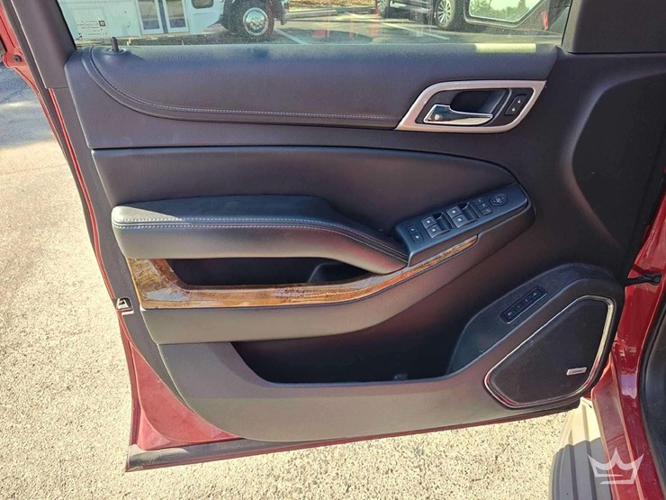 2015-gmc-yukon-denali-image-26