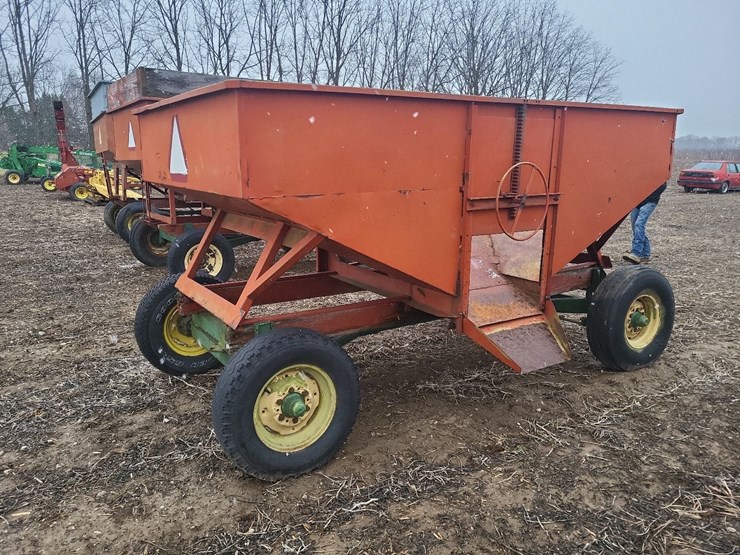 hopper-wagon-w/running-gear-image-2