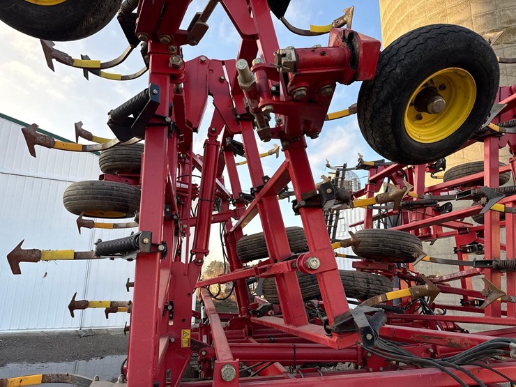 sunflower-44’-cultivator-image-18