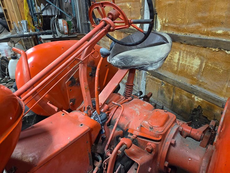 1952-allis-chalmers-wd-tractor-image-17