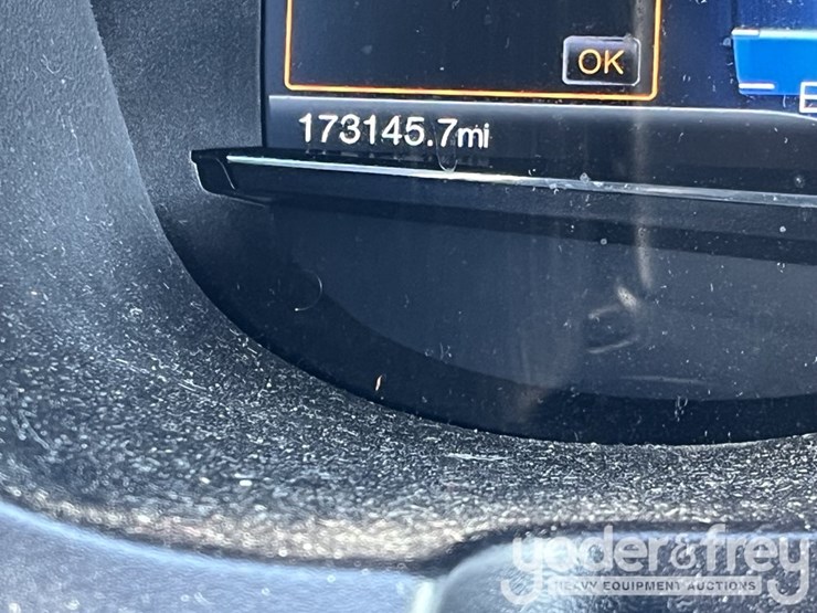 2016-ford-explorer-xlt-image-23