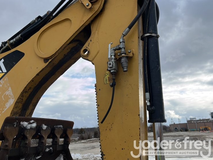 2011-caterpillar-420e-image-25