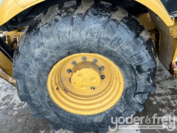 2011-caterpillar-420e-image-10