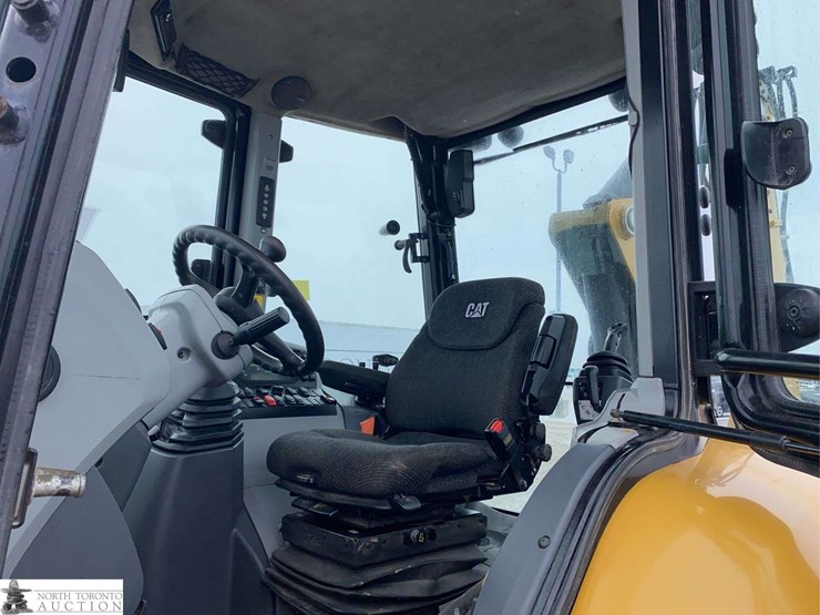 2019-caterpillar-420f2-it-image-24