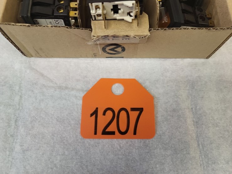 (15)-schurter-4-amp-240-volt-single-phase-breakers---tag-#1207-image-2