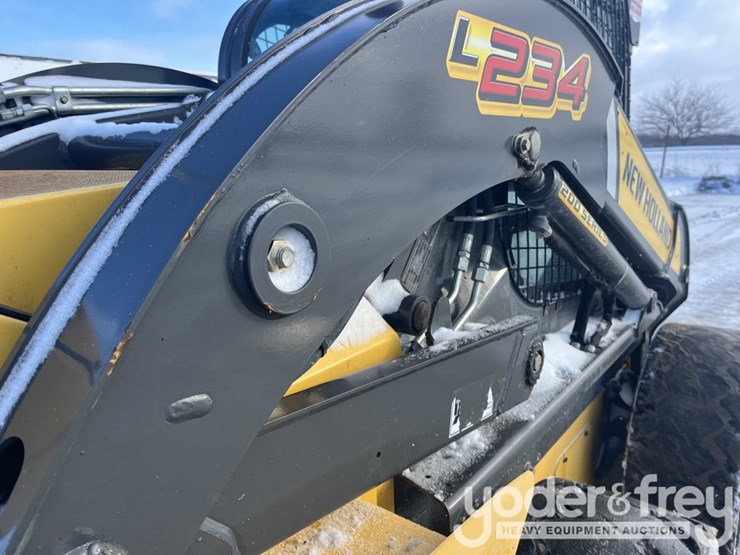 2017-new-holland-l234-image-22