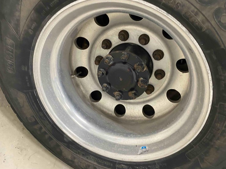 2014-peterbilt-365-image-95