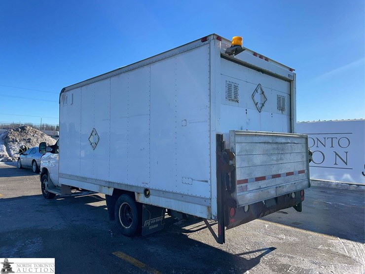 2011-ford-e-series-s/a-cube-van-image-3