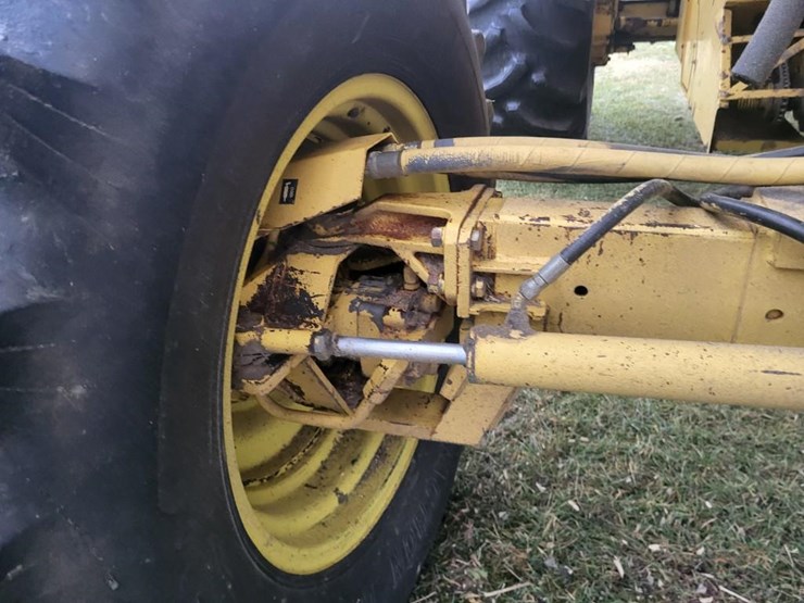 new-holland-tr88-image-24