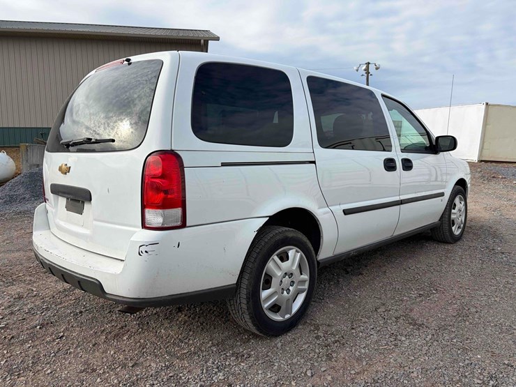 2008-chevrolet-uplander-image-3