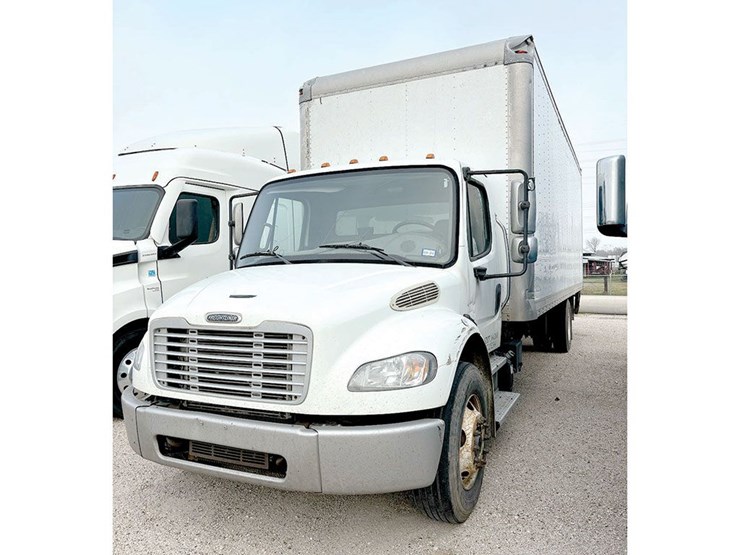 2014-freightliner-m2-106-image-1