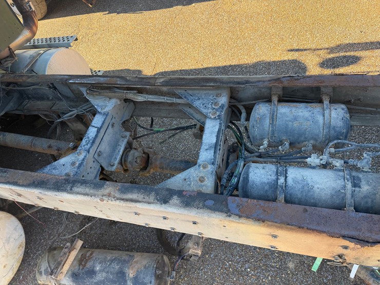 #7799-•-kenworth-salvage-image-11