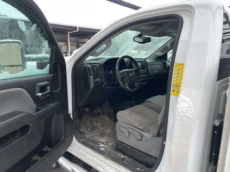 2017-chevrolet-2500-image-43