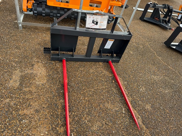 #7916-•-skid-steer-bale-spear-image-1