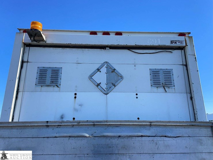 2011-ford-e-series-s/a-cube-van-image-33