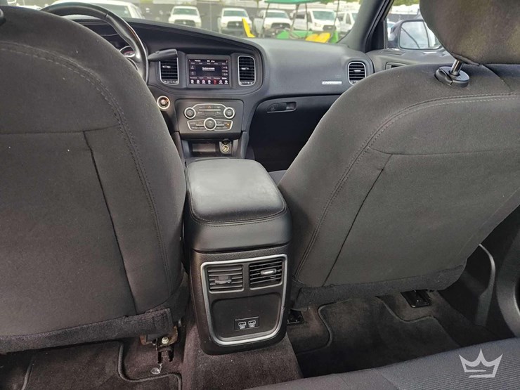 2018-dodge-charger-sedan-image-22