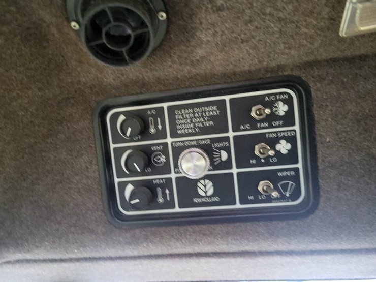 new-holland-tr88-image-65