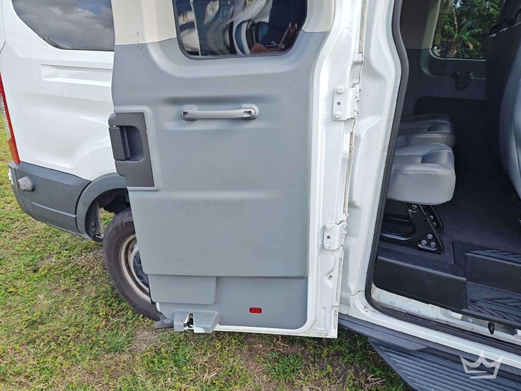 2018-ford-transit-image-16