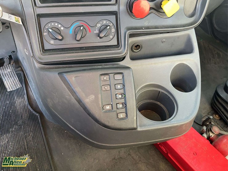 2017-international-prostar-image-18